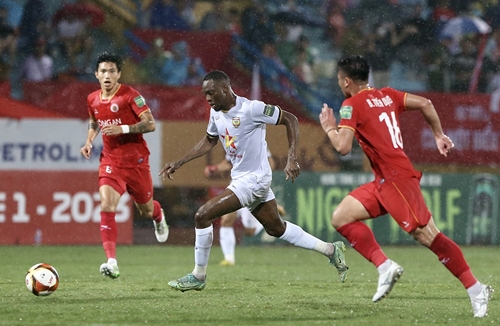 Kết quả vòng 12 V-League 2023: Công an Hà Nội chiếm ngôi đầu